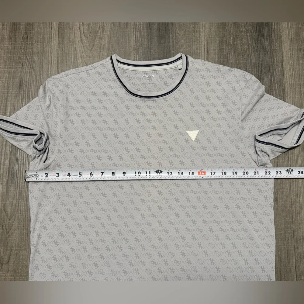 Guess Light Gray Patterned T-Shirt - Picture 7 of 9
